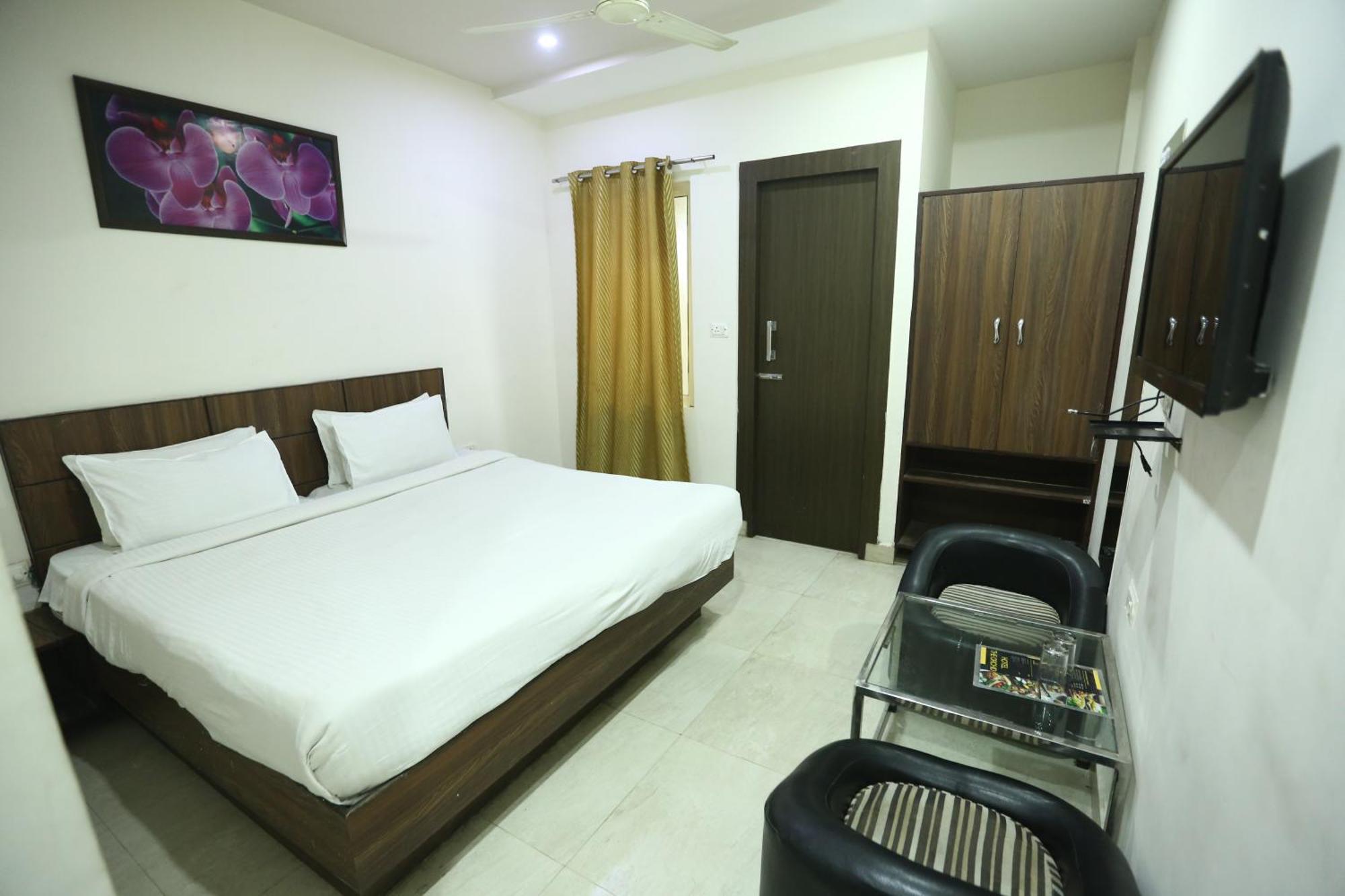 24 Hotel & Resort آغْرا المظهر الخارجي الصورة