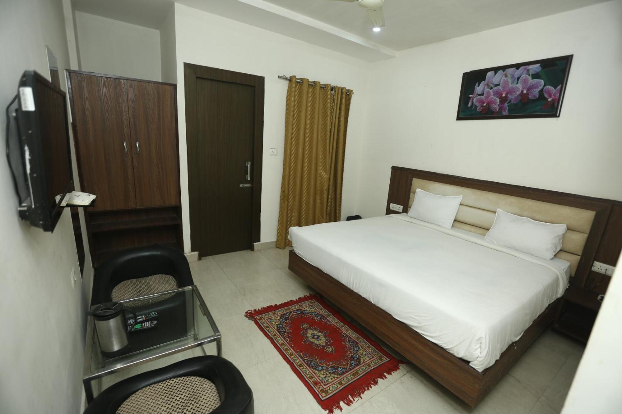 24 Hotel & Resort آغْرا المظهر الخارجي الصورة