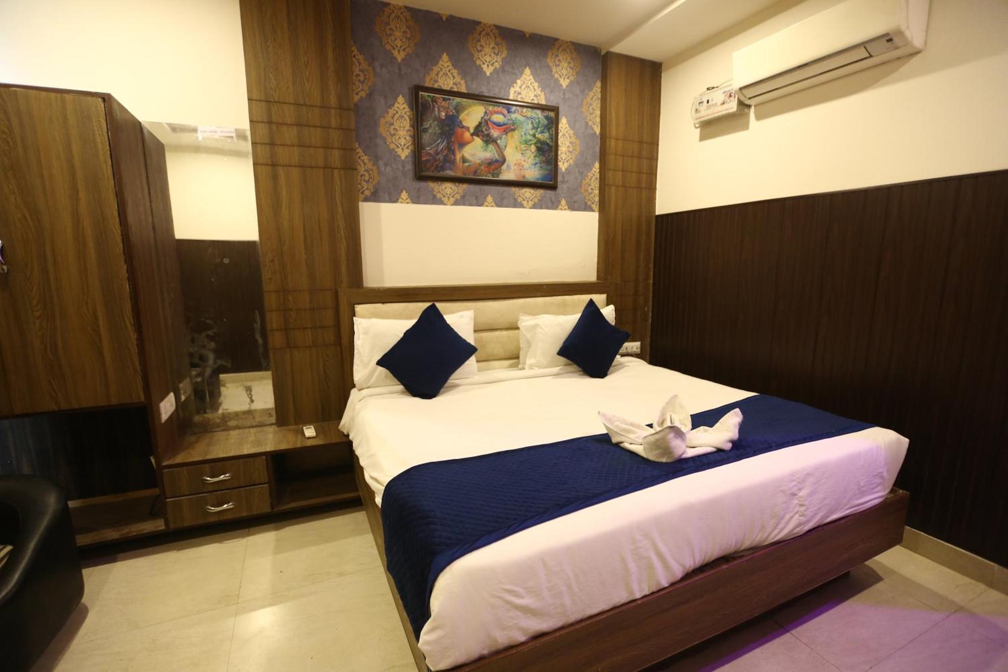 24 Hotel & Resort آغْرا المظهر الخارجي الصورة